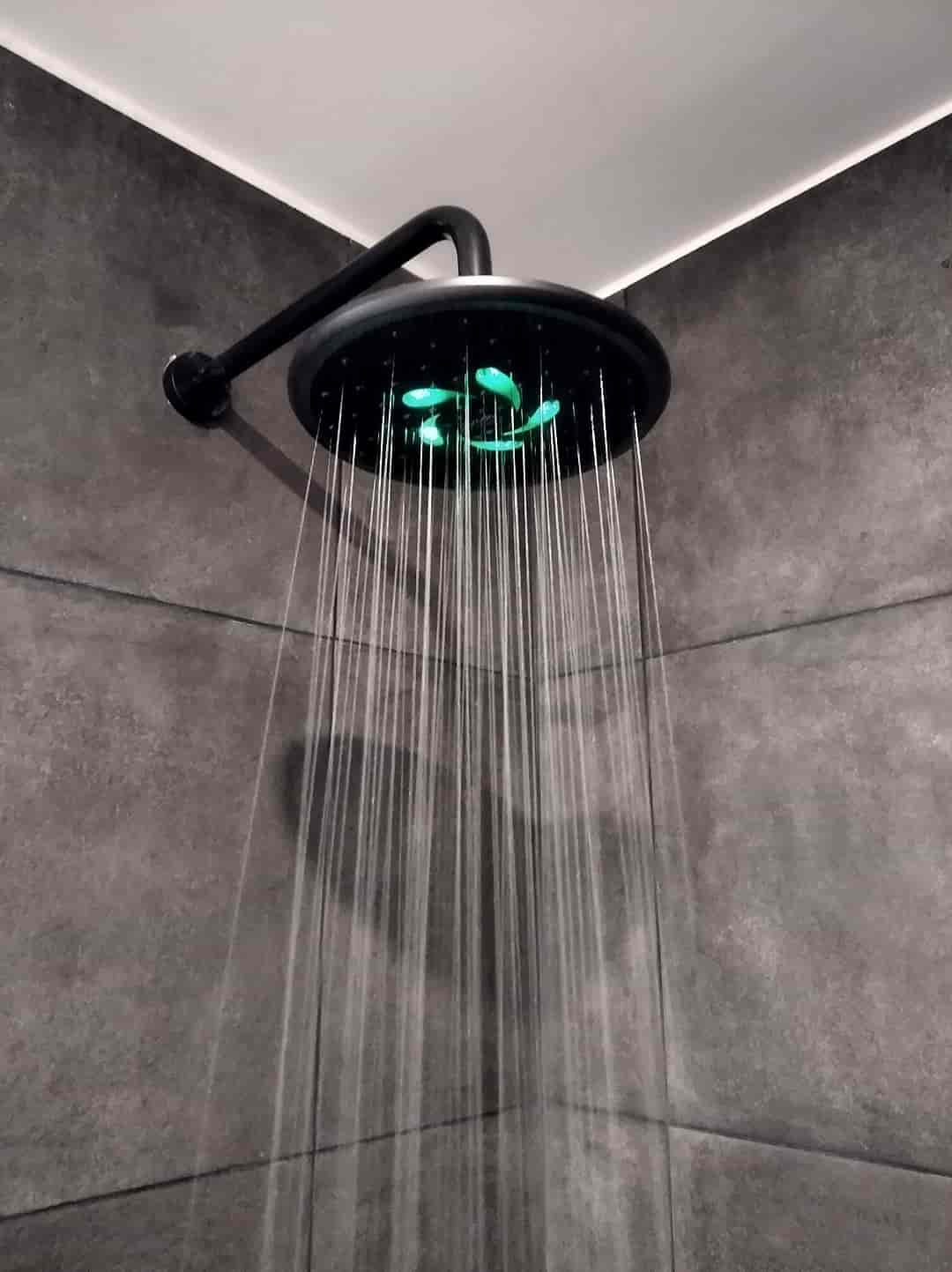 Una mirada en profundidad a las duchas de entrada cero: por qué son la  elección perfecta para su hogar - HYDRO-BLOK